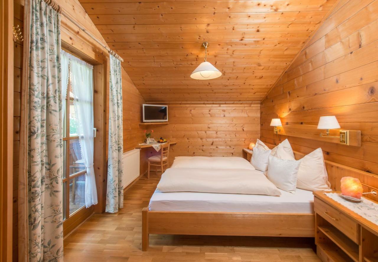 Bio-Holzhaus Und Landhaus Heimat Ramsau am Dachstein Exterior photo